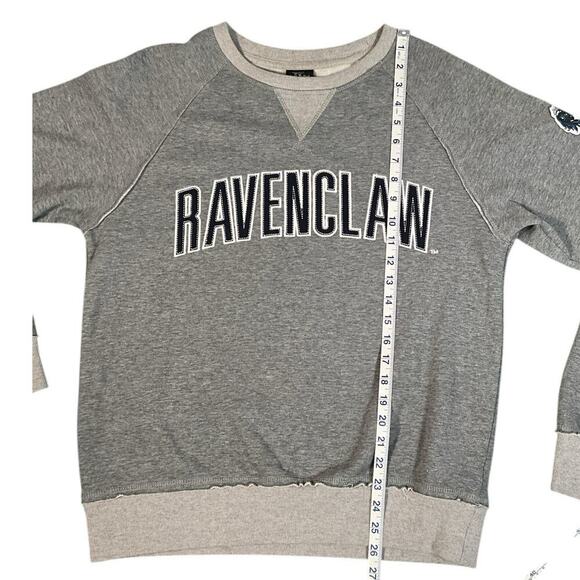 Harry Potter Ravenclaw Gray Crewneck Sweater Wizarding World Universal Size M - Picture 10 of 12